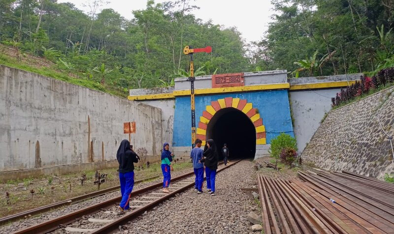 Ini Sejarah Terowongan Lampegan Kereta Api Tertua di Indonesia