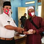 Pemdes Mekarsari Kecamatan Cianjur Salurkan Bantuan Insentif Guru Ngaji